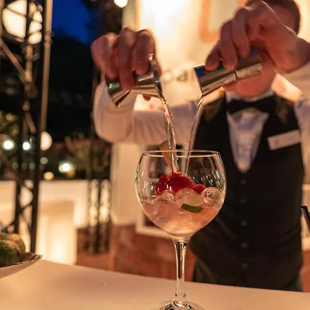 法萨奈瑞兰德城堡罗曼蒂克酒店 酒店