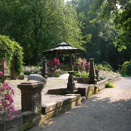 Romantik Landschloss Fasanerie 4*