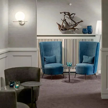 Romantik Landschloss Fasanerie Hotel 4*