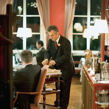 Romantik Landschloss Fasanerie Otel 4*