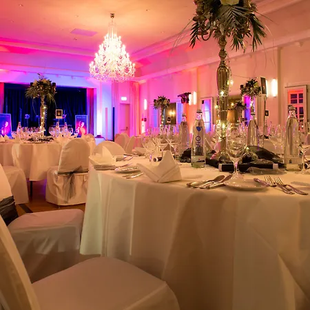 Romantik Landschloss Fasanerie 4*