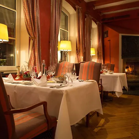 Romantik Landschloss Fasanerie Hotel 4*