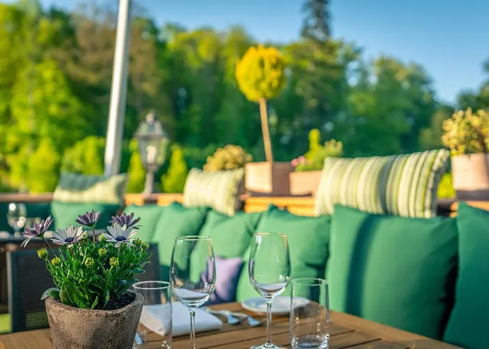 法萨奈瑞兰德城堡罗曼蒂克酒店 酒店