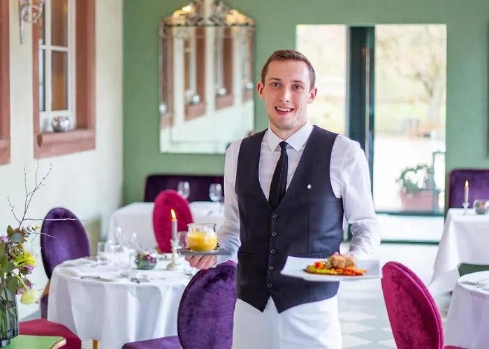 Romantik Landschloss Fasanerie Hotel 4*