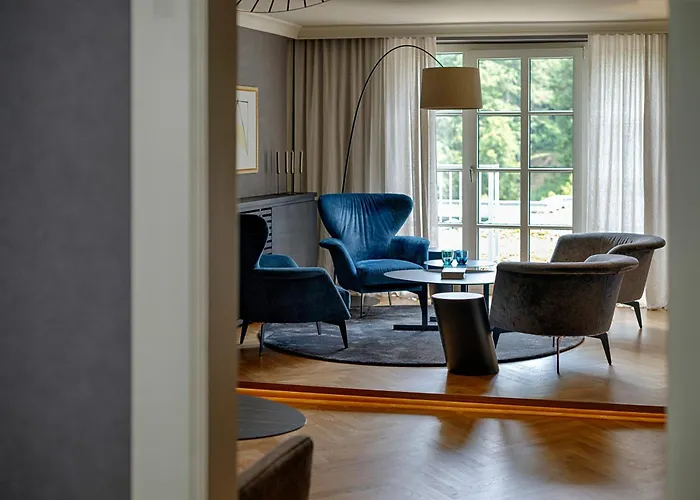 Romantik Landschloss Fasanerie Hotel 4*