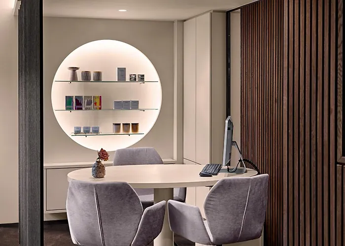 法萨奈瑞兰德城堡罗曼蒂克酒店 4*