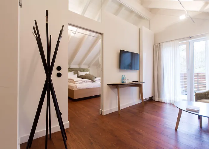 Romantik Landschloss Fasanerie Hotel 4*