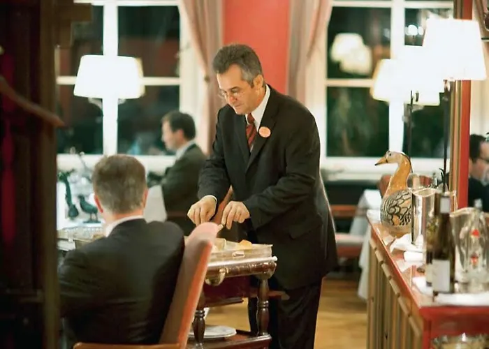 Romantik Landschloss Fasanerie Hotel 4*