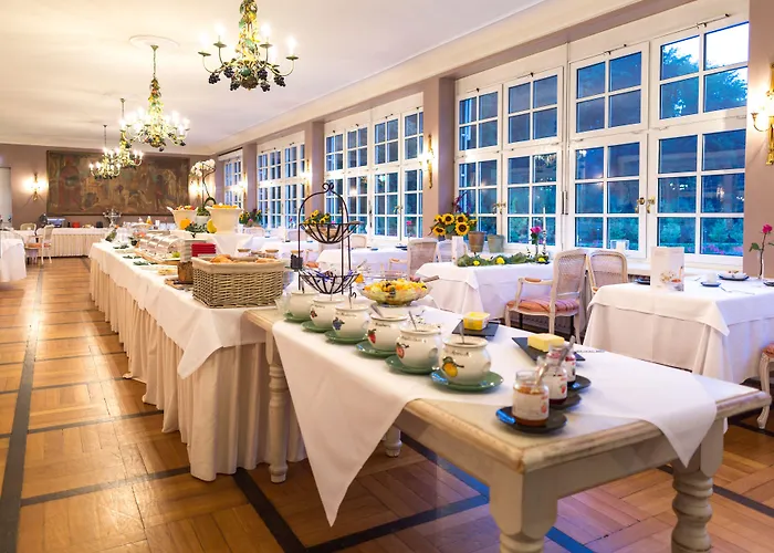 法萨奈瑞兰德城堡罗曼蒂克酒店 4* 茨魏布肯