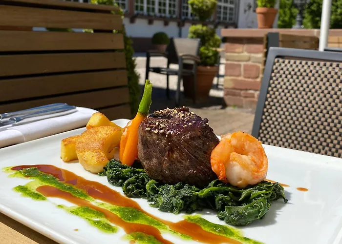 法萨奈瑞兰德城堡罗曼蒂克酒店