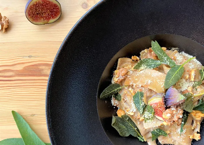 法萨奈瑞兰德城堡罗曼蒂克酒店 4*